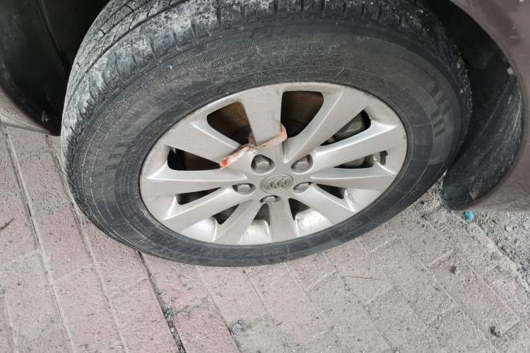 Used Buick GL8 2014 2.4L Classic Edition Right Front Wheel Hub