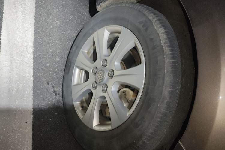 Used Buick GL8 2014 3.0L GT Luxury Business Haoya Edition Right Front Wheel Hub