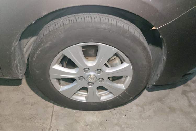 Used Buick GL8 2014 3.0L GT Luxury Business Haoya Edition Right Front Wheel Hub