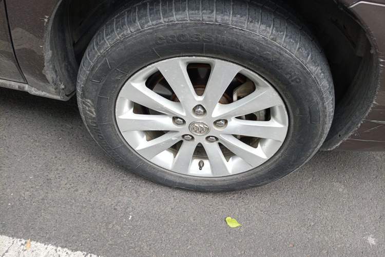 Used Buick GL8 2014 2.4L Classic Edition Right Front Wheel Hub