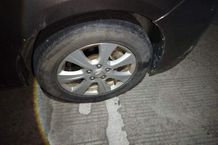Used Buick GL8 2014 3.0L XT Luxury Business Flagship Edition Right Front Wheel Hub