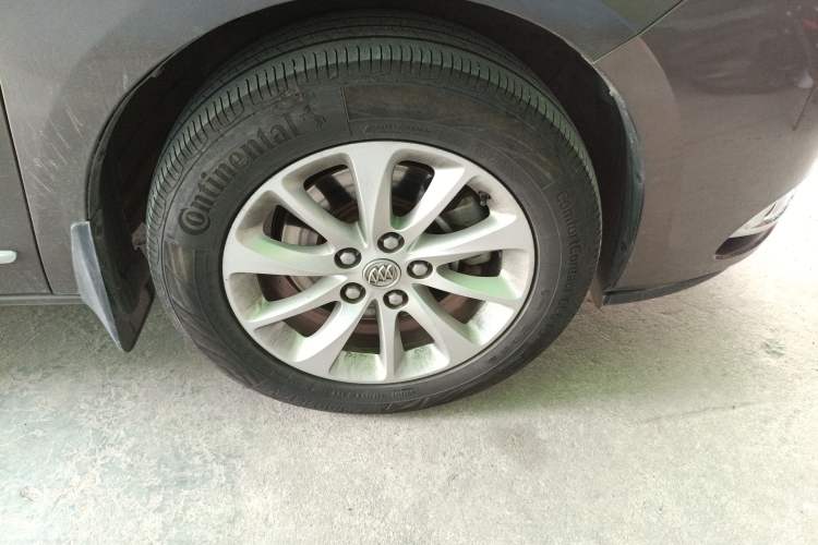 Used Buick GL8 2014 3.0L XT Luxury Business Flagship Edition Right Front Wheel Hub