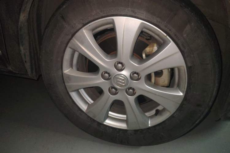 Used Buick GL8 2014 3.0L GT Luxury Business Haoya Edition Right Front Wheel Hub