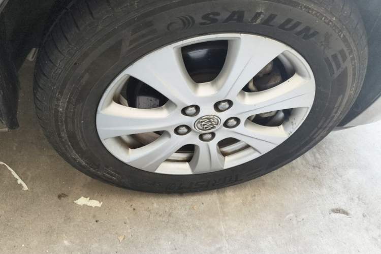 Used Buick GL8 2014 3.0L GT Luxury Business Haoya Edition Right Front Wheel Hub