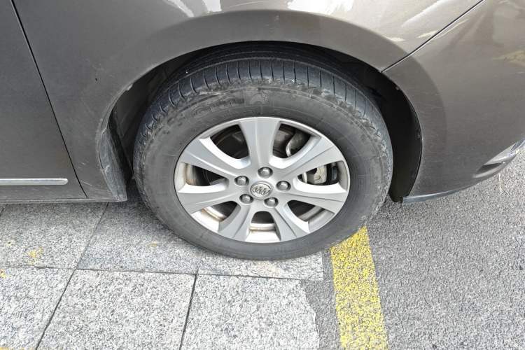 Used Buick GL8 2014 3.0L GT Luxury Business Haoya Edition Right Front Wheel Hub