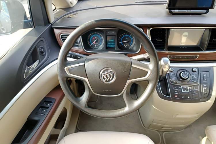 Used Buick GL8 2014 2.4L CT Luxury Business Comfort Edition Steering Wheel