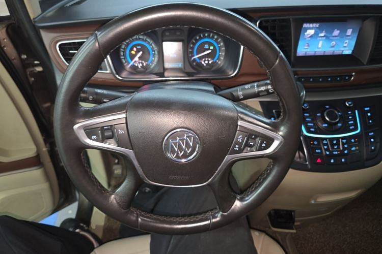 Used Buick GL8 2014 3.0L GT Luxury Business Haoya Edition Steering Wheel