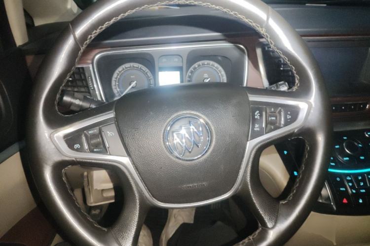 Used Buick GL8 2014 3.0L GT Luxury Business Haoya Edition Steering Wheel