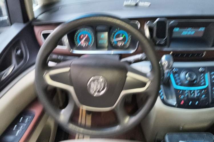 Used Buick GL8 2014 2.4L CT Luxury Business Comfort Edition Steering Wheel