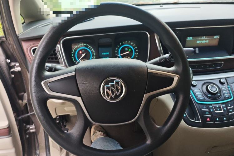 Used Buick GL8 2014 2.4L CT Luxury Business Comfort Edition Steering Wheel
