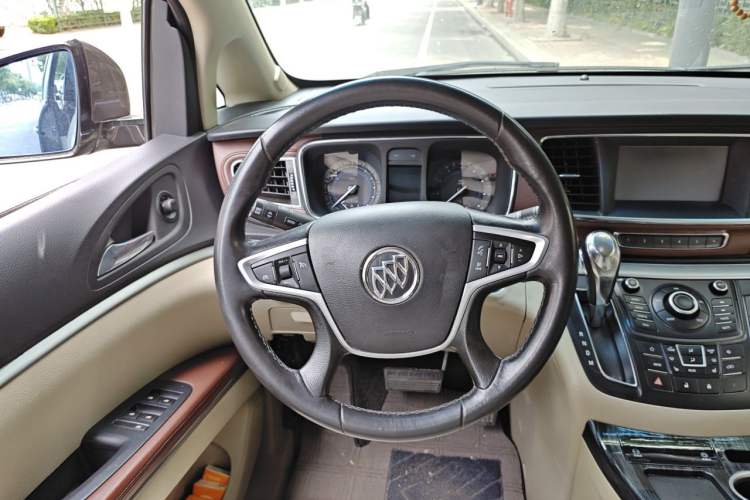 Used Buick GL8 2014 3.0L GT Luxury Business Haoya Edition Steering Wheel