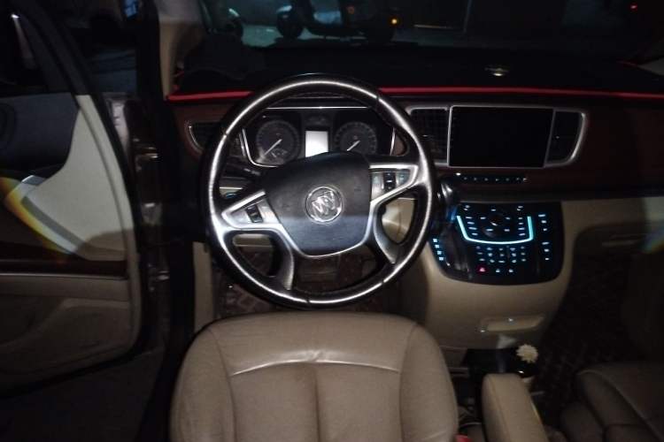 Used Buick GL8 2014 3.0L XT Luxury Business Flagship Edition Steering Wheel