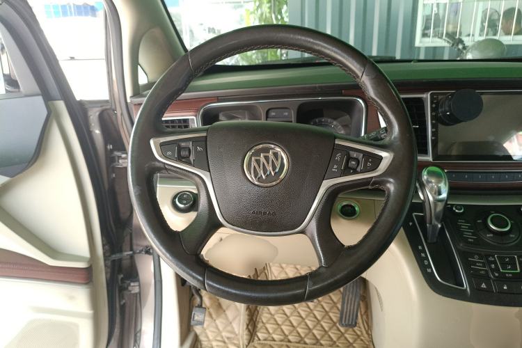 Used Buick GL8 2014 3.0L XT Luxury Business Flagship Edition Steering Wheel