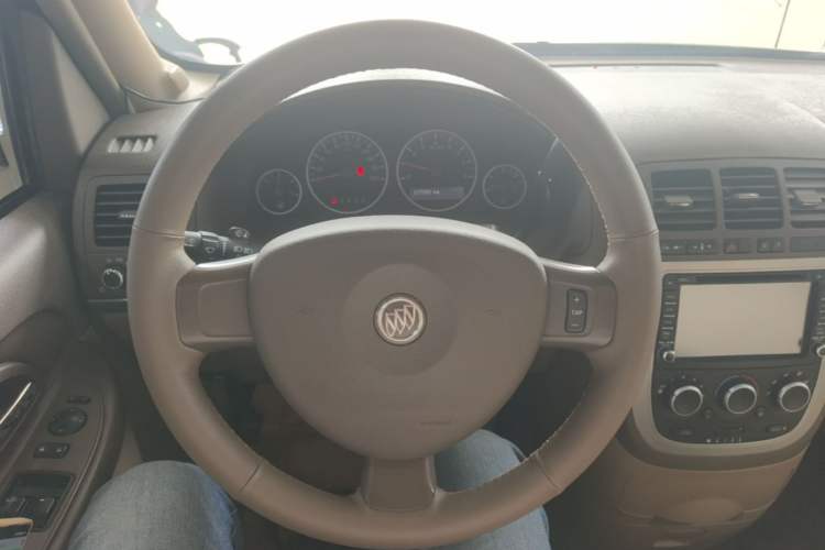 Used Buick GL8 2014 2.4L Classic Edition Steering Wheel