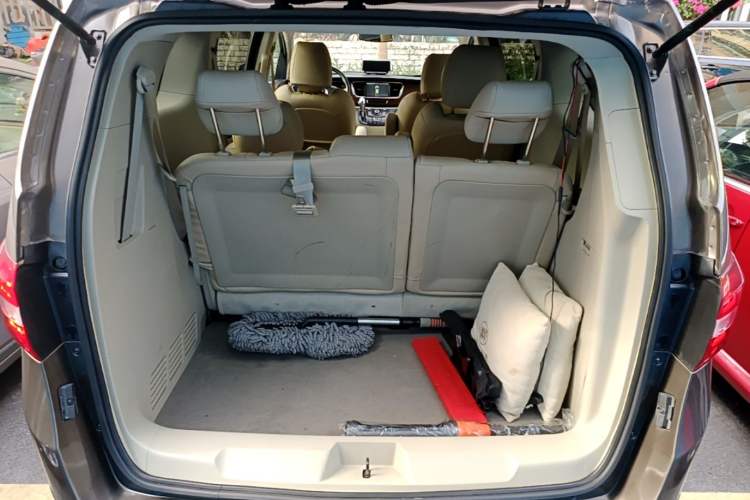 Used Buick GL8 2014 2.4L CT Luxury Business Comfort Edition Trunk