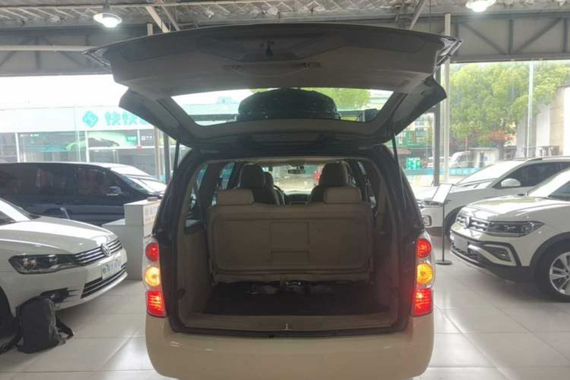 Used Buick GL8 2014 2.4L Classic Edition Trunk