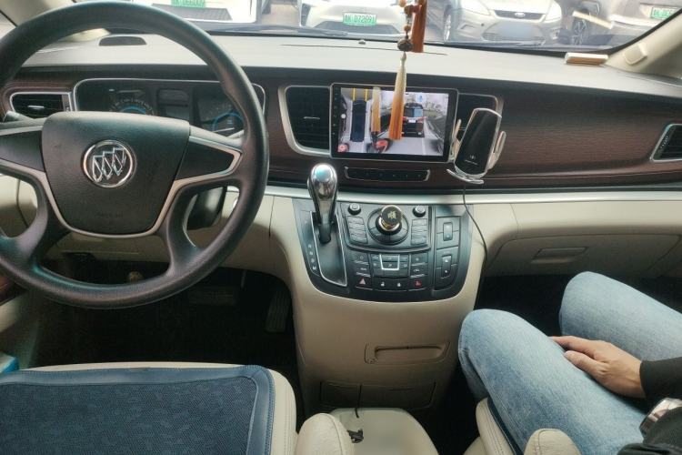 Used Buick GL8 2015 2.4L Luxury Business Premium Edition Center Console