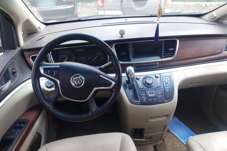 Used Buick GL8 2015 2.4L Luxury Business Premium Edition Center Console
