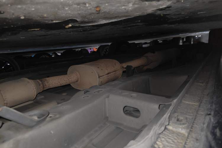 Used Buick GL8 2015 2.4L Luxury Business Premium Edition Chassis Front Right