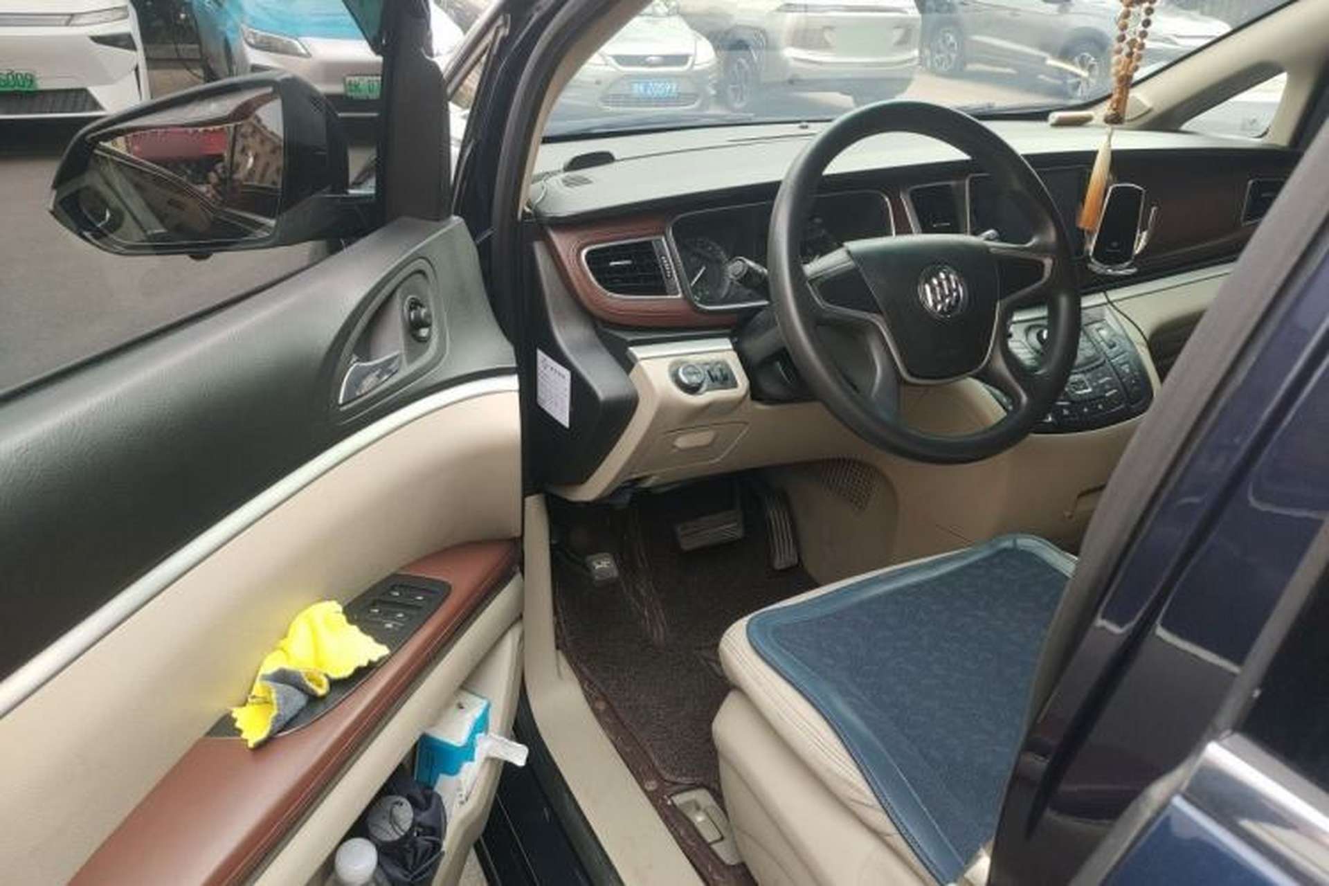 Used Buick GL8 2015 2.4L Luxury Business Premium Edition Driver Seat