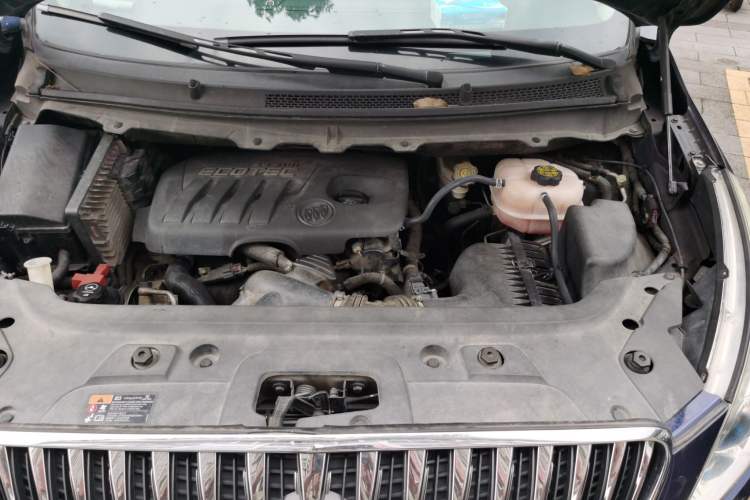 Used Buick GL8 2015 2.4L Luxury Business Premium Edition Engine Bay Left