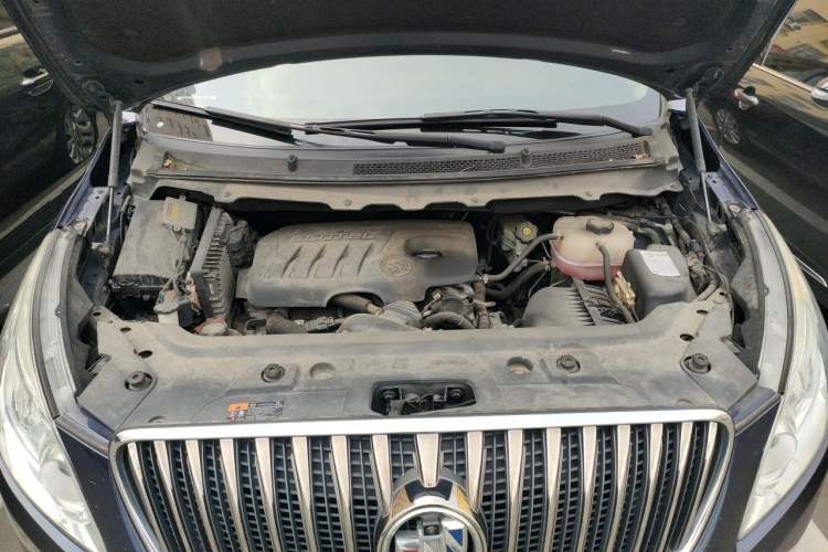 Used Buick GL8 2015 2.4L Luxury Business Premium Edition Engine Bay