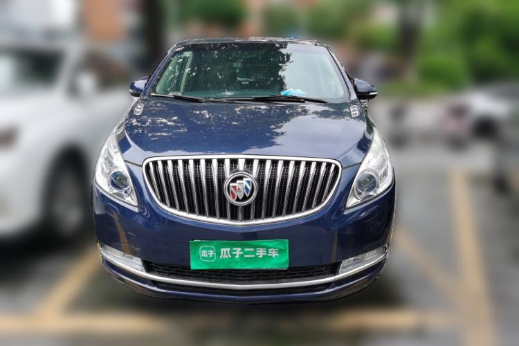 Used Buick GL8 2015 2.4L Luxury Business Premium Edition Front