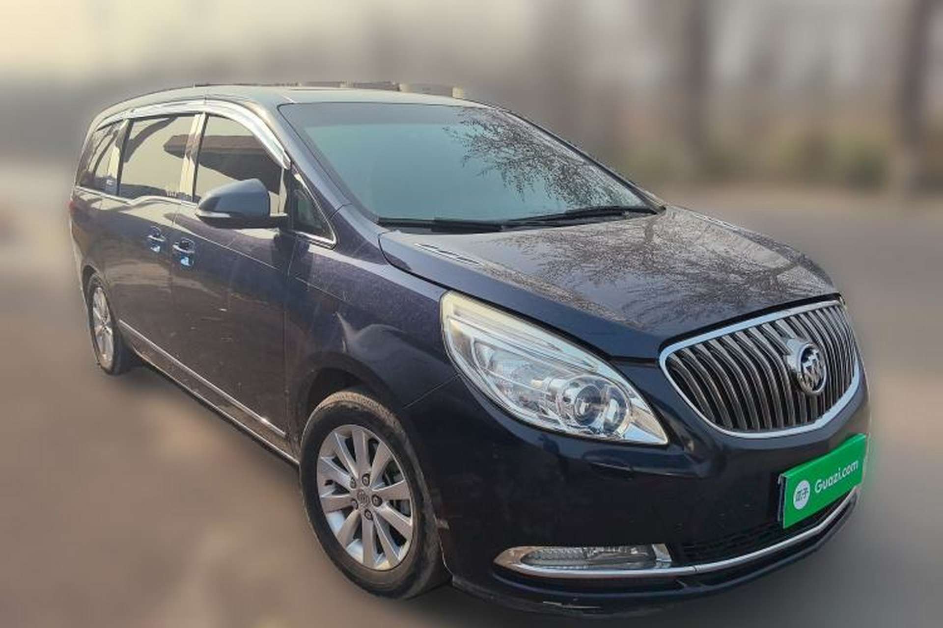 Used Buick GL8 2015 2.4L Luxury Business Premium Edition Front Right 45 Deg