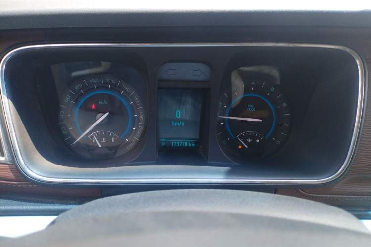 Used Buick GL8 2015 2.4L Luxury Business Premium Edition Instrument Cluster