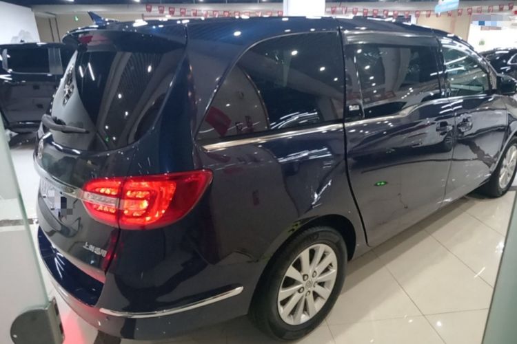 Used Buick GL8 2015 2.4L Luxury Business Premium Edition Rear Right 45 Deg