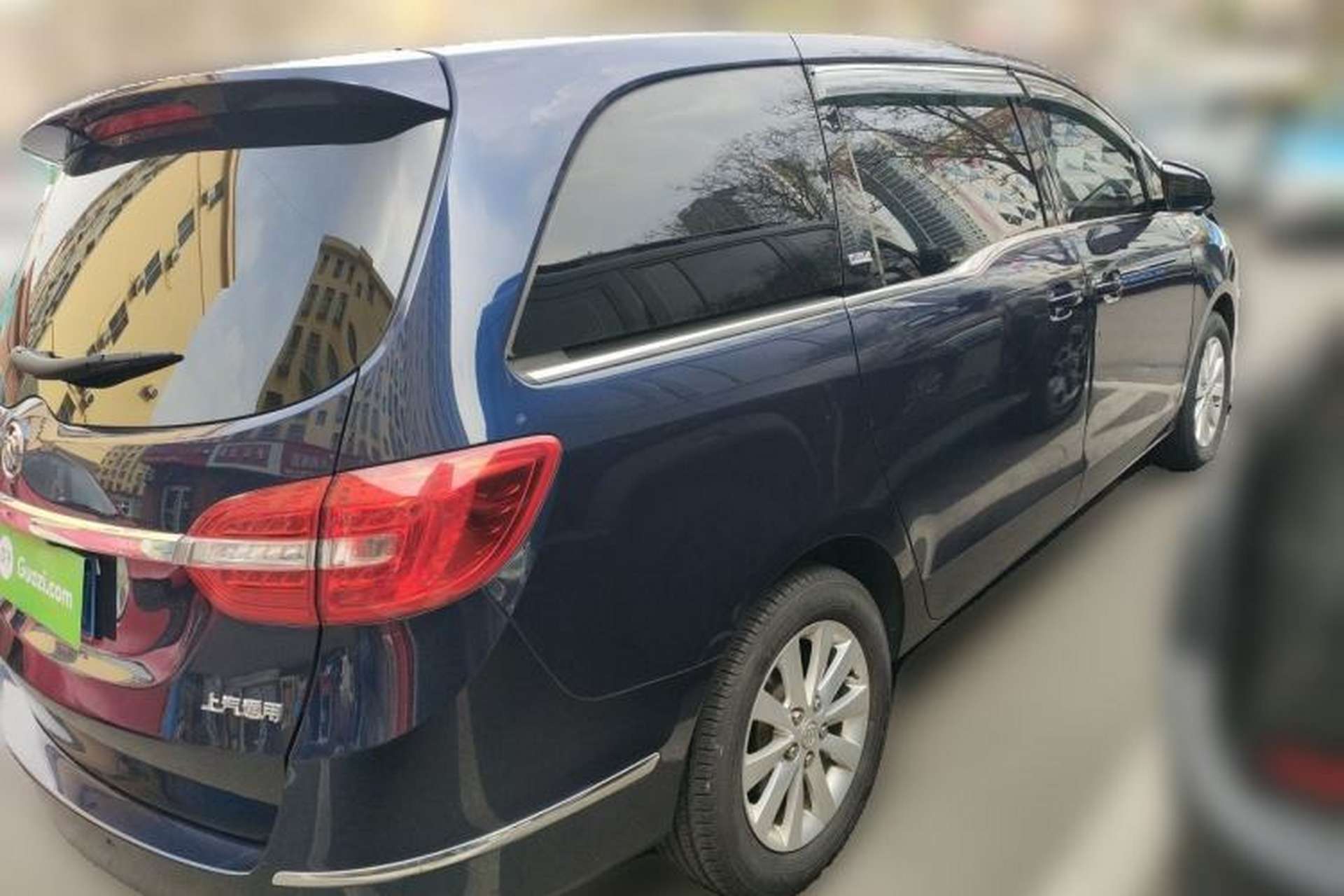 Used Buick GL8 2015 2.4L Luxury Business Premium Edition Rear Right 45 Deg
