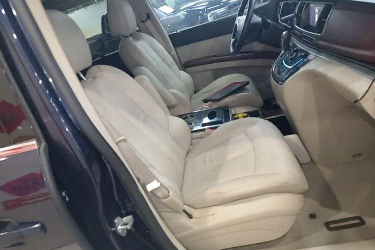 Used Buick GL8 2015 2.4L Luxury Business Premium Edition Right Front Seat
