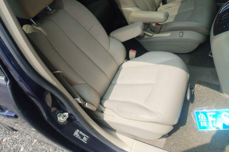 Used Buick GL8 2015 2.4L Luxury Business Premium Edition Right Front Seat