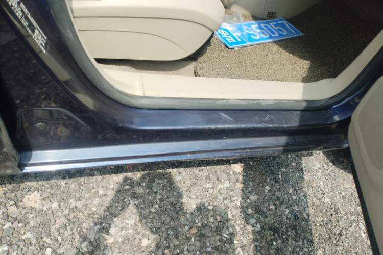 Used Buick GL8 2015 2.4L Luxury Business Premium Edition Right Side Sill