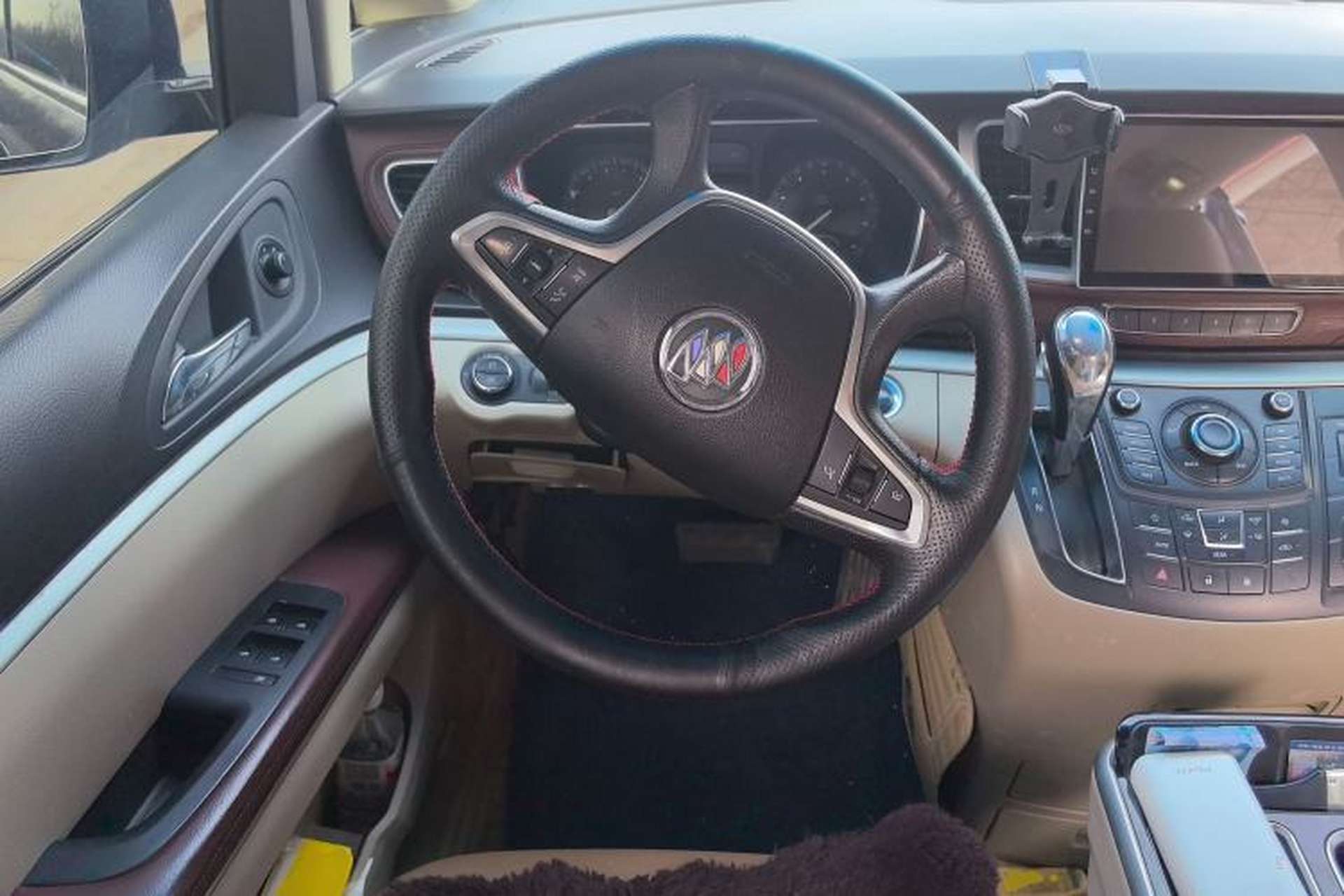 Used Buick GL8 2015 2.4L Luxury Business Premium Edition Steering Wheel