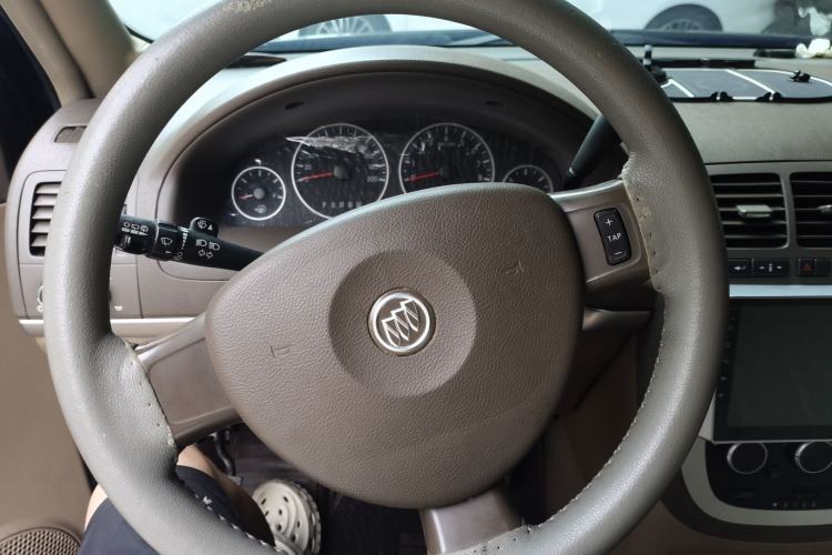 Used Buick GL8 2015 2.4L Luxury Business Premium Edition Steering Wheel