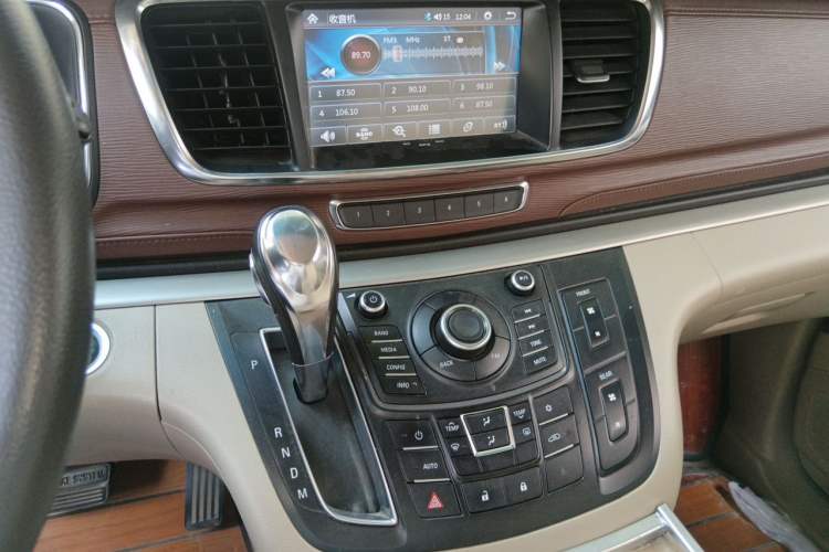 Used Buick GL8 2015 2.4L Luxury Business Premium Edition Audio And AC Panel