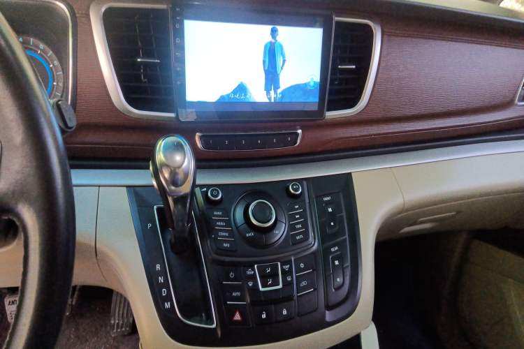 Used Buick GL8 2015 2.4L Luxury Business Premium Edition Audio And AC Panel