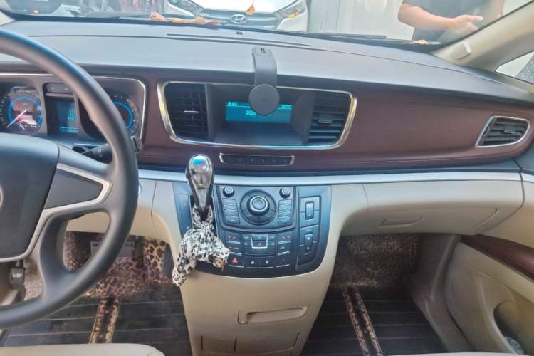 Used Buick GL8 2015 2.4L Luxury Business Premium Edition Audio And AC Panel