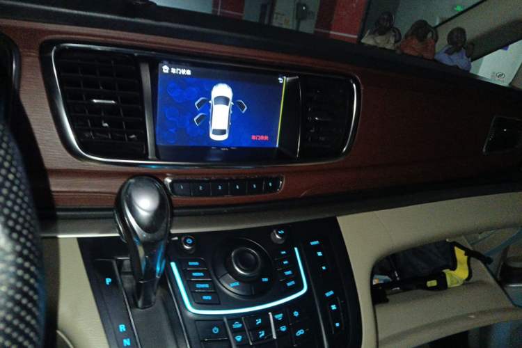 Used Buick GL8 2015 2.4L Luxury Business Premium Edition Audio And AC Panel