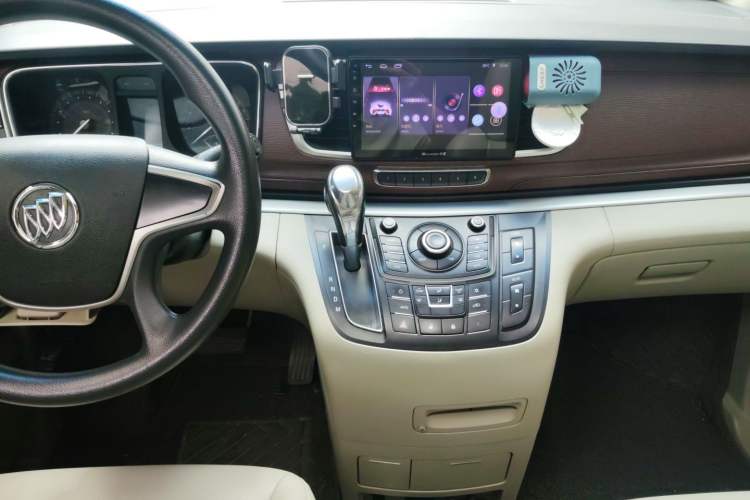 Used Buick GL8 2015 2.4L Luxury Business Premium Edition Audio And AC Panel