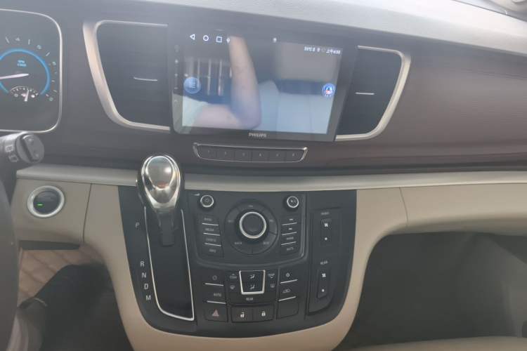 Used Buick GL8 2015 2.4L Luxury Business Premium Edition Audio And AC Panel