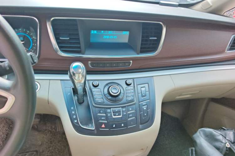 Used Buick GL8 2015 2.4L Luxury Business Premium Edition Audio And AC Panel