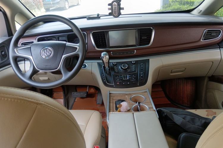 Used Buick GL8 2015 2.4L Luxury Business Premium Edition Center Console