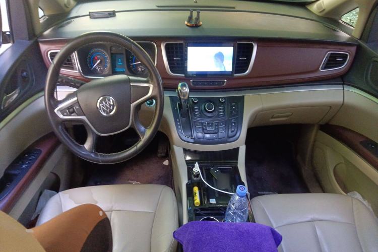 Used Buick GL8 2015 2.4L Luxury Business Premium Edition Center Console