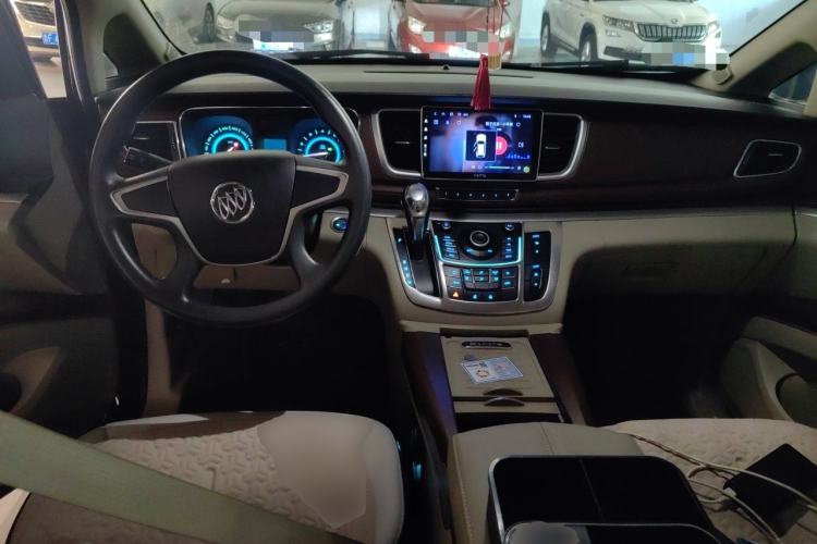 Used Buick GL8 2015 2.4L Luxury Business Premium Edition Center Console