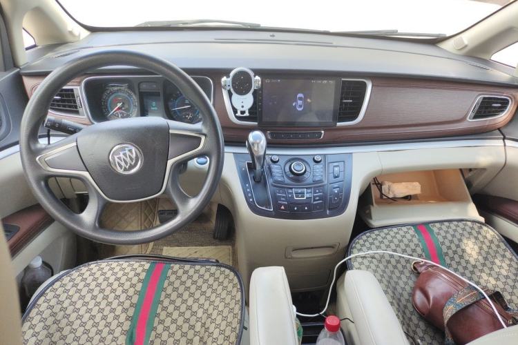 Used Buick GL8 2015 2.4L Luxury Business Premium Edition Center Console