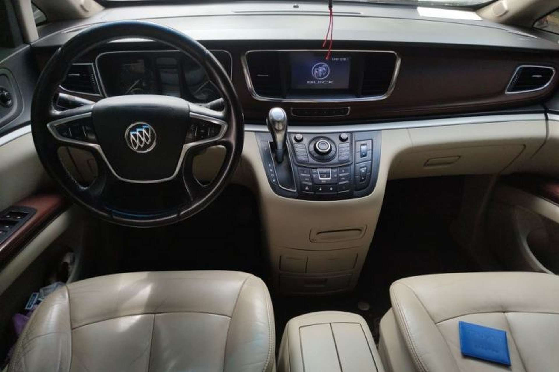 Used Buick GL8 2015 2.4L Luxury Business Premium Edition Center Console
