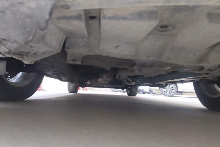 Used Buick GL8 2015 2.4L Luxury Business Premium Edition Chassis Front