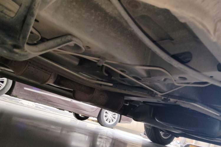 Used Buick GL8 2015 2.4L Luxury Business Premium Edition Chassis Front Left